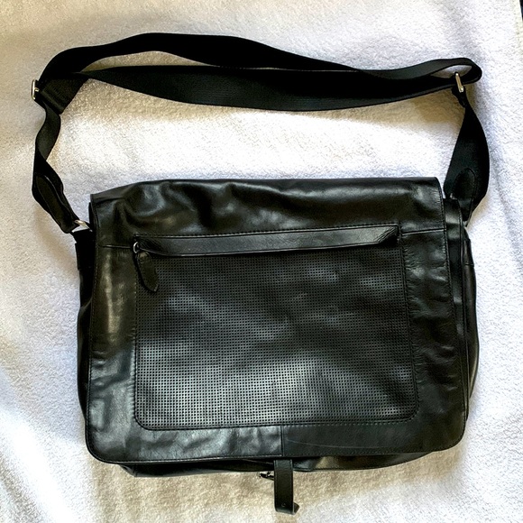 NEW Ralph Lauren (original) 100% leather messenger bag. Color: black. 2012